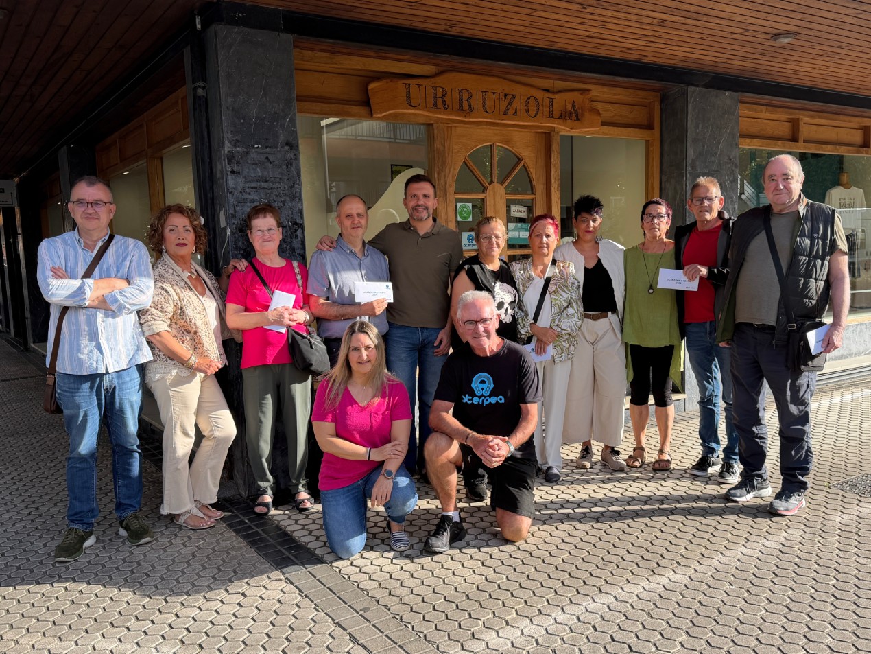 “Udaberriko Festa” cierra una exitosa edición con una destacada participación ciudadana. La iniciativa ha vuelto a llenar de actividad las calles de Lasarte-Oria gracias a la implicación del comercio, la hostelería y la ciudadanía.