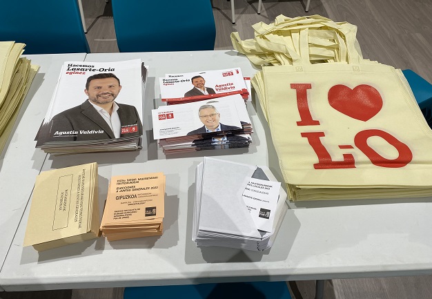 Tras una semana de intenso trabajo de las compañeras y compañeros de la agrupación, todo está listo para repartir el programa electoral del PSE-EE casa por casa.