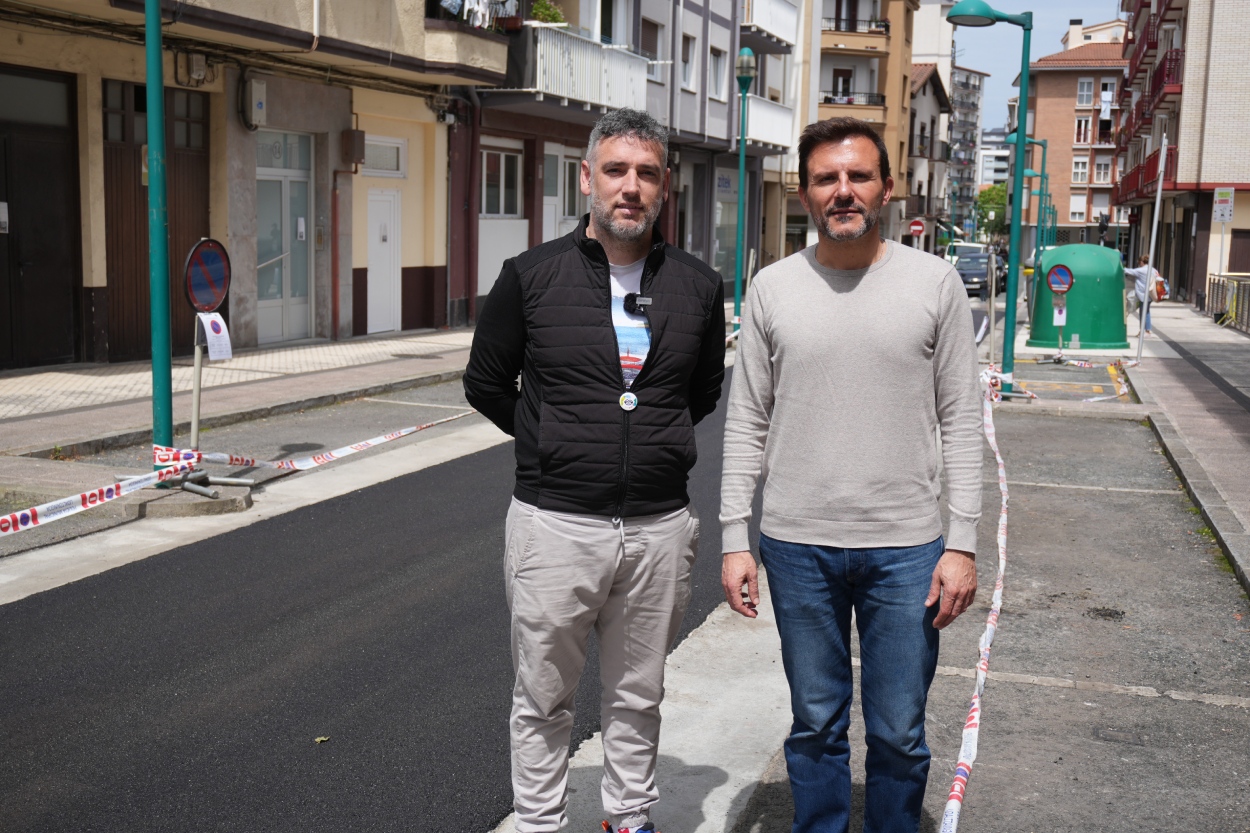 Lasarte-Oria inicia la campaña de asfaltado 2025 con actuaciones en diversos puntos del municipio. La inversión asciende a 290.092 euros y los trabajos se extenderán hasta finales de junio, con el objetivo de mejorar la movilidad y la seguridad en distintas zonas del municipio.