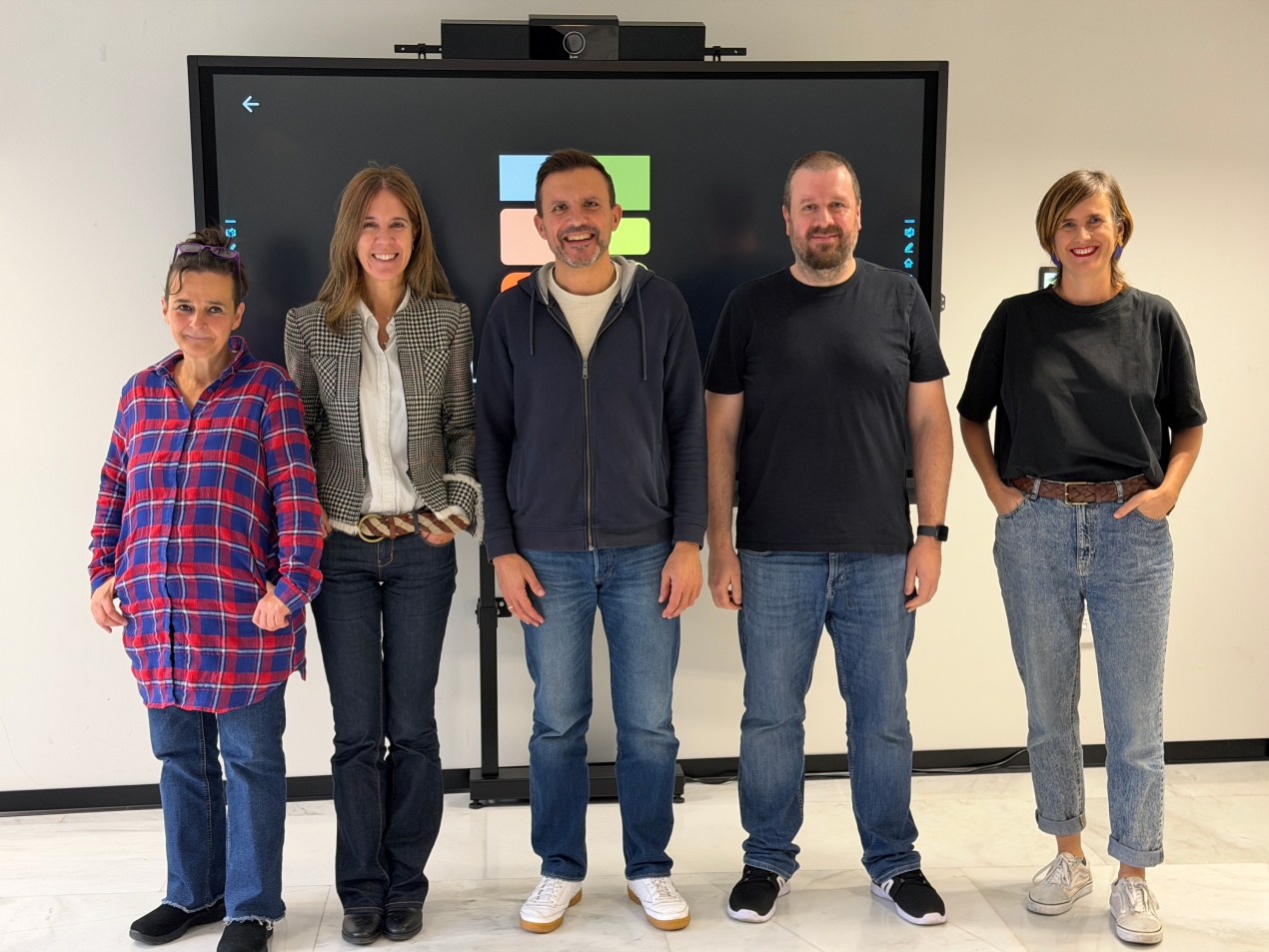 Lasarte-Oriak hitzarmenak berritu ditu guraso-elkarteekin, ikasleen artean euskararen erabilera sustatzeko. Udalak 89.000 euro bideratuko ditu 2025-2026 ikasturtean euskarazko hizkuntza-ohiturak indartzeko hezkuntza-programak eta jarduerak bultzatzeko.