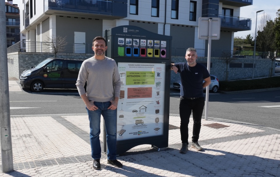 Lasarte-Oria supera el 50 por ciento de recogida selectiva y consolida la mejora del reciclaje. El concejal de Servicios Públicos informa de la puesta en marcha de nuevos puntos de recogida selectiva en Adarra Kalea, Asteasuain Kalea y Olatxoaldea con Artzailurra.