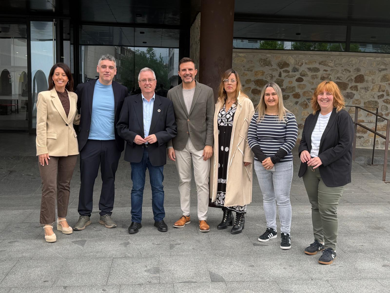 Hoy se ha celebrado en #Lasarte-Oria el Consejo de Gobierno de la DFG. El grupo municipal socialista nos hemos juntado con las y los diputados forales socialistas para compartir prioridades. Seguimos sumando esfuerzos.