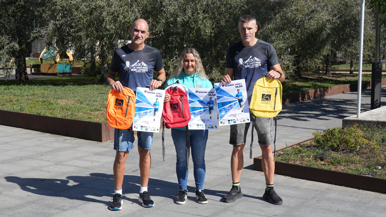 La marca Tratu On bat patrocina un año más la prueba Lasarte-Oriako Mendi Lasterketa. La prueba celebrará su tercera edición el domingo 27 de septiembre y volverá a rendir homenaje a Juanlu. La carrera cuenta con el patrocinio del Área de Socioeconomía del Ayuntamiento de Lasarte-Oria a través de la marca “Tratu on bat”.