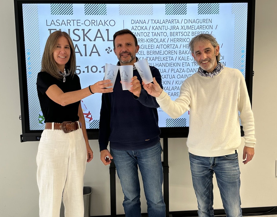 La Euskal Jaia presenta el programa completo para este sábado. A las 10:00 de la mañana las dianas darán inicio a la jornada, que finalizará a las 21:00 con el concierto de Gozategi en la plaza Okendo. El Ayuntamiento de Lasarte-Oria ha agradecido la implicación de los agentes locales en la confección del programa.