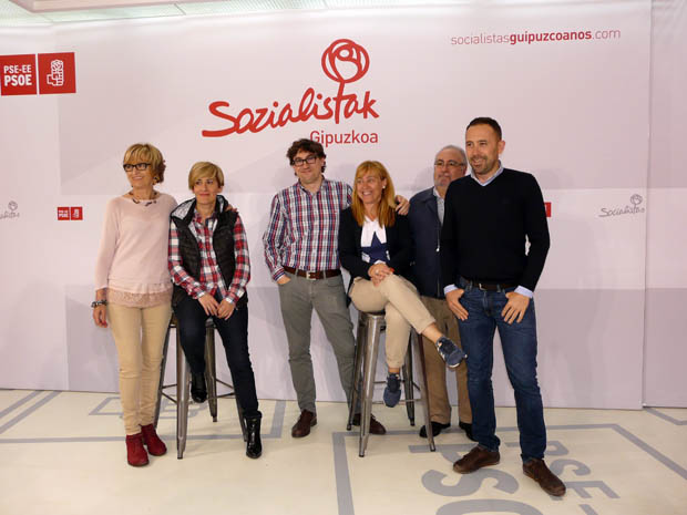 Maite Cruzado, Petri Romero, Eneko Andueza, Susana Garcia Chueca, Julio Astudillo y Denis Itxaso