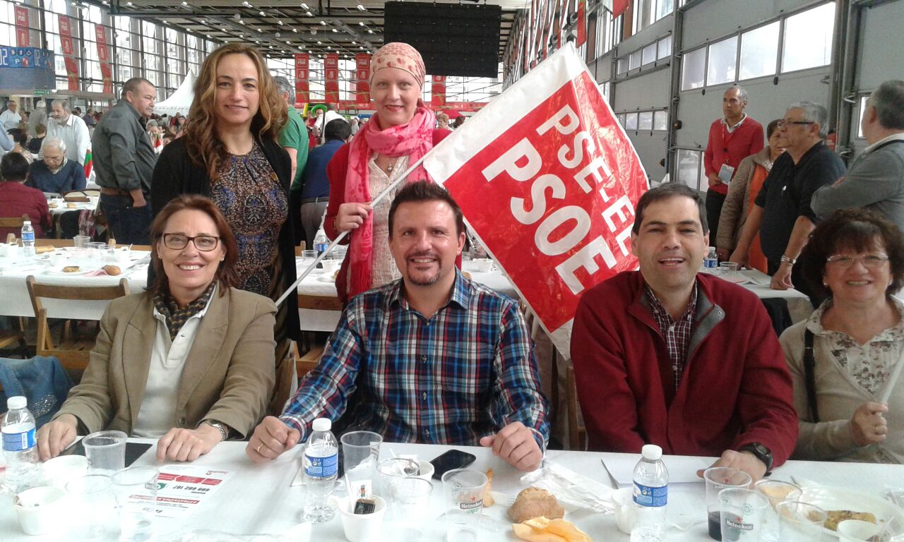 Algun@s de l@s asistentes a la fiesta