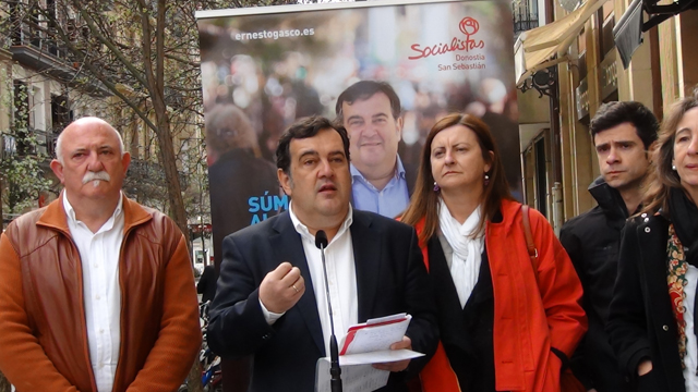 Ernesto Gasco en la rueda de prensa