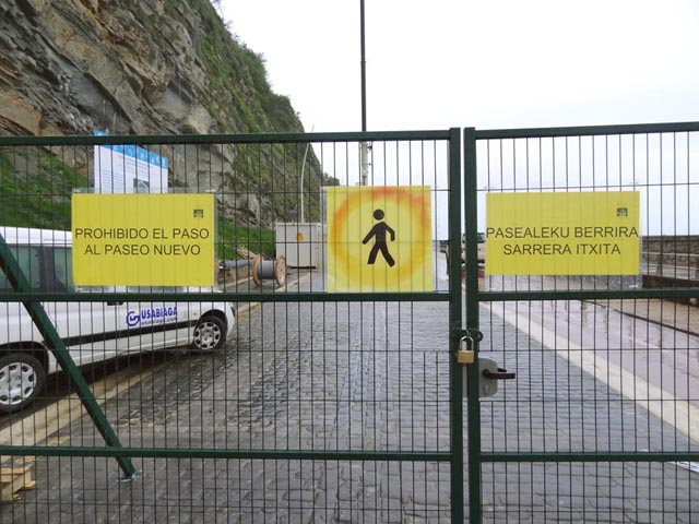 Paseo Nuevo cerrado